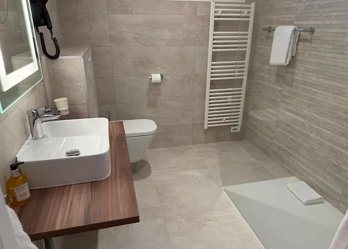 Logis Hotel Le Petit Casset