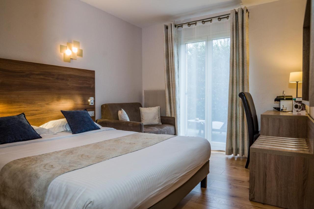 Logis Le Petit Casset Hotel