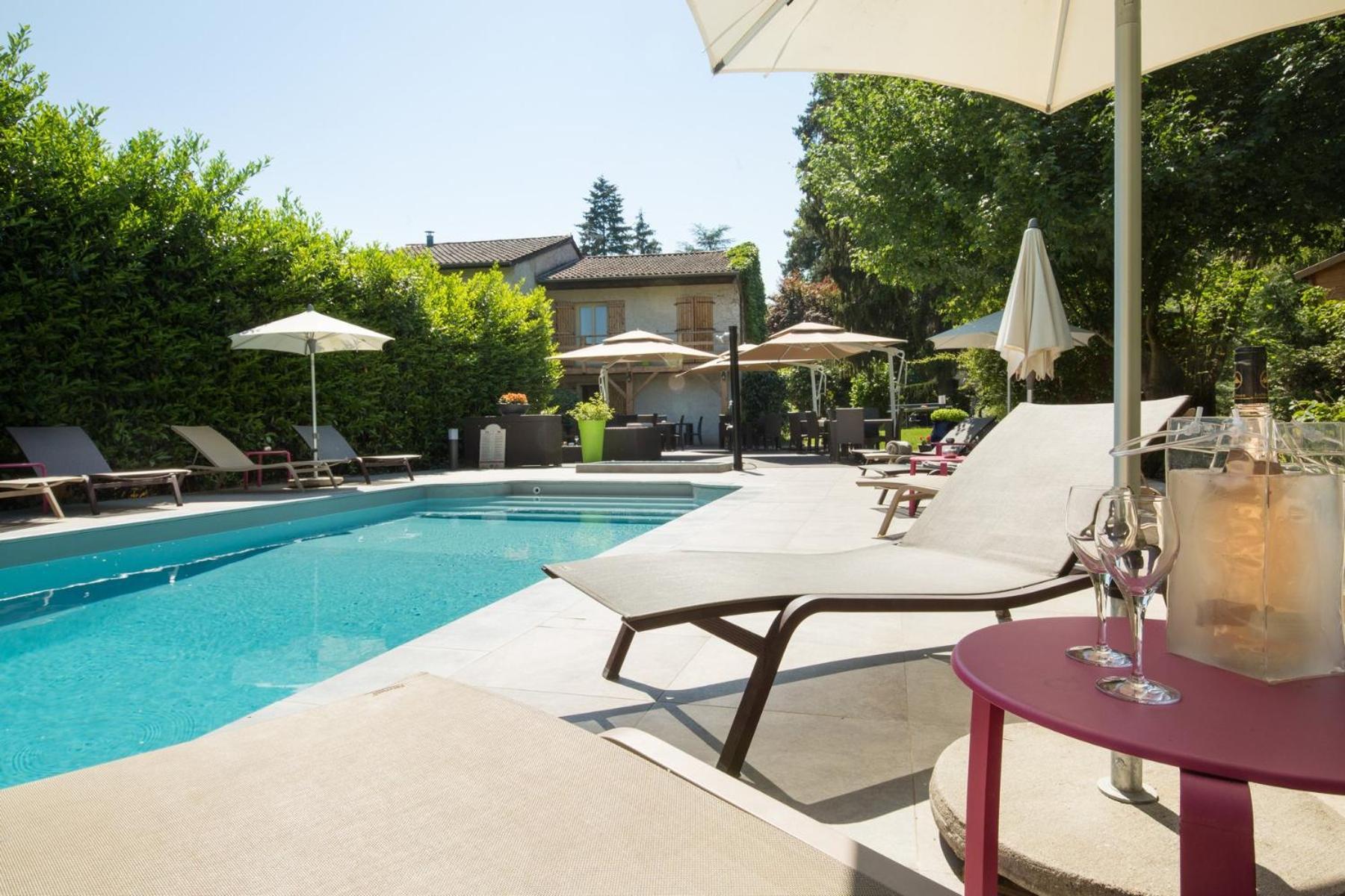Hotel Logis Le Petit Casset