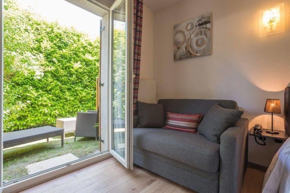 Logis Le Petit Casset Hotel