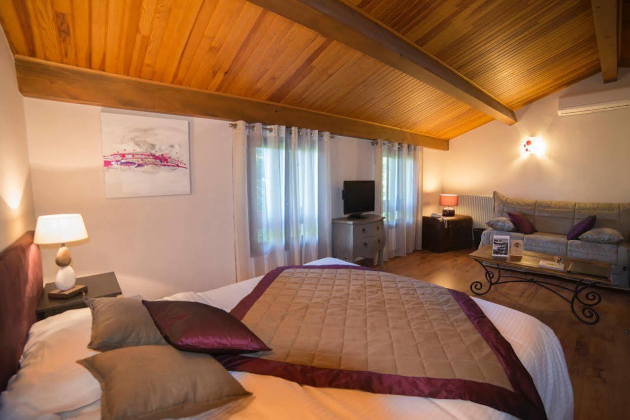 Logis Le Petit Casset Hotel La Boisse