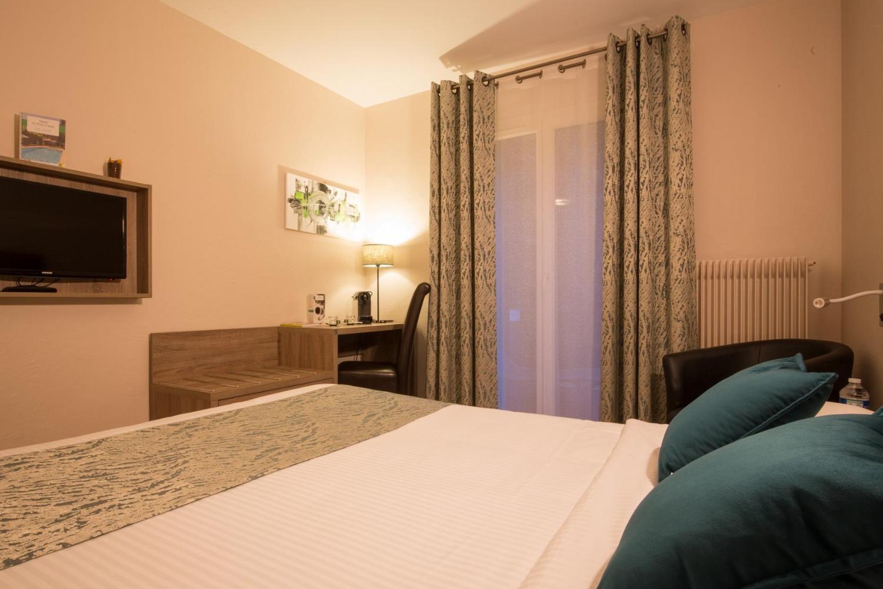 Hotel Logis Le Petit Casset 3*