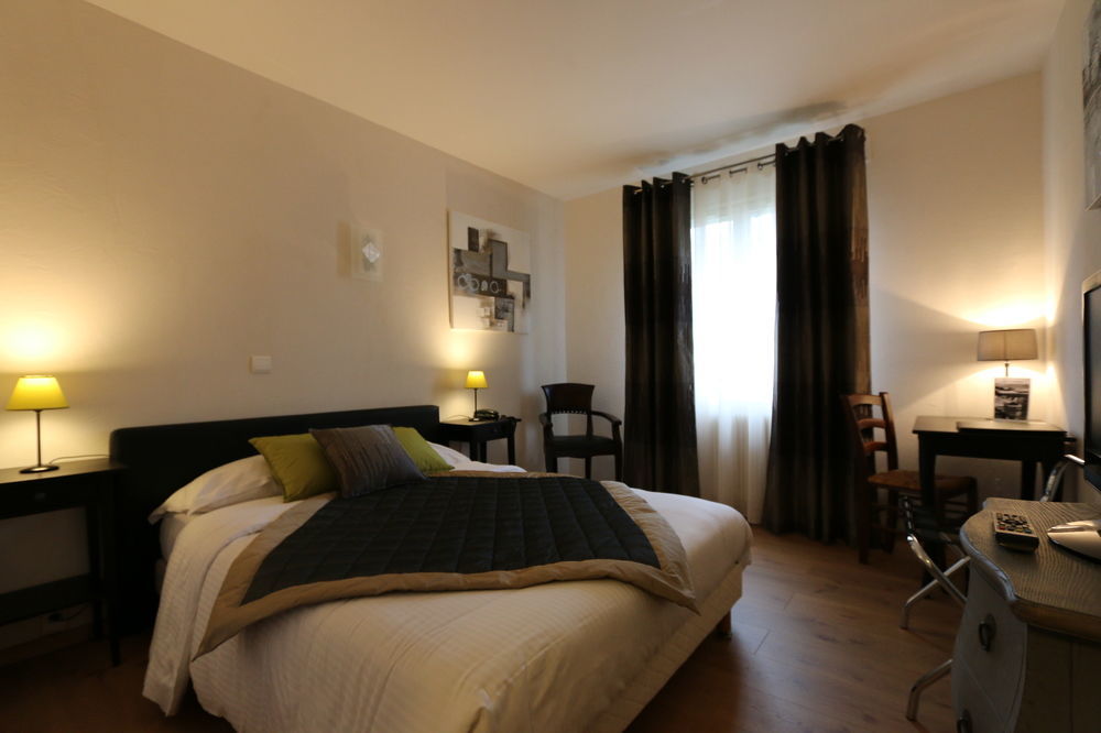 Hotel Logis Le Petit Casset La Boisse