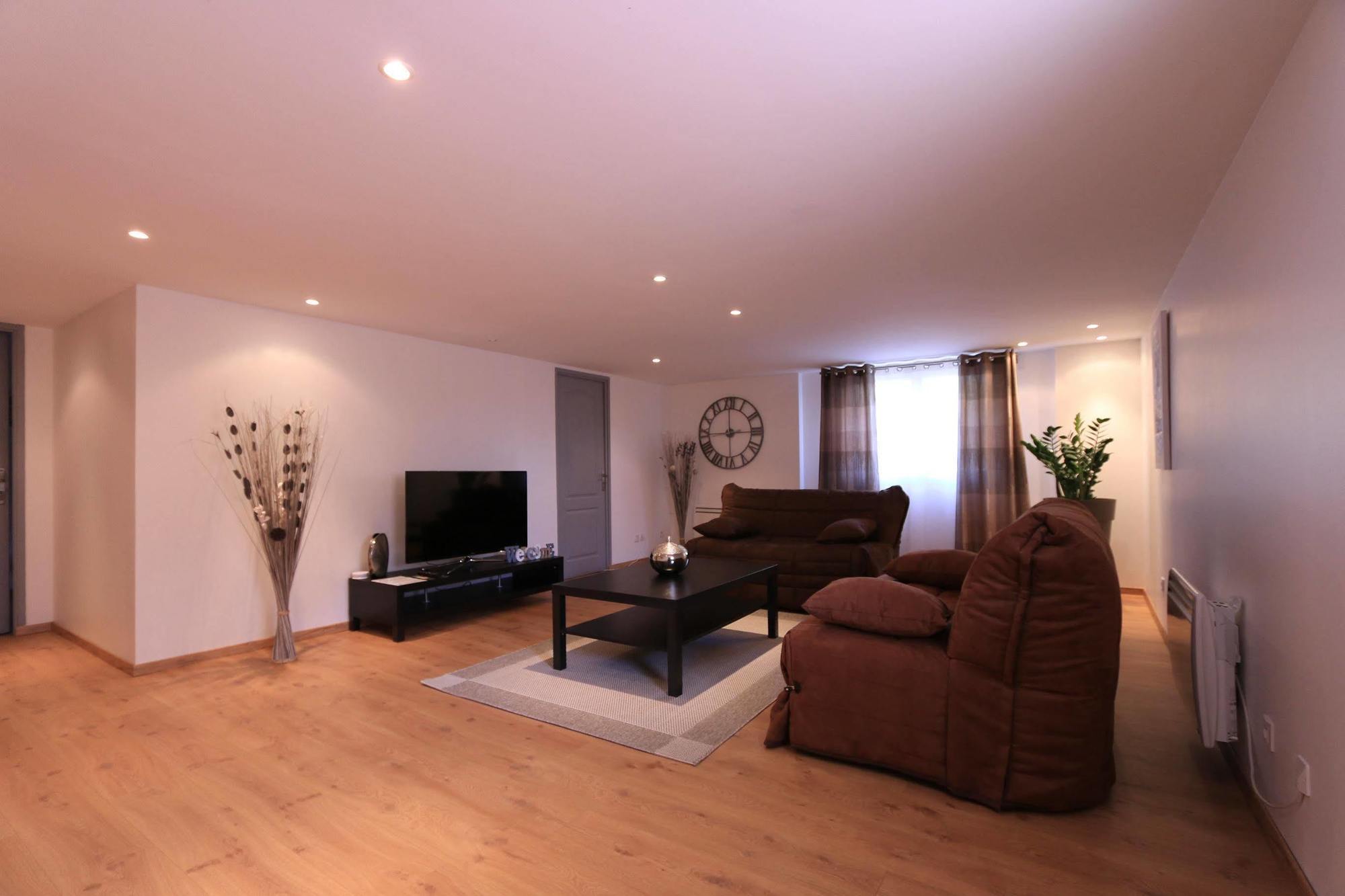 Logis Le Petit Casset 3* La Boisse