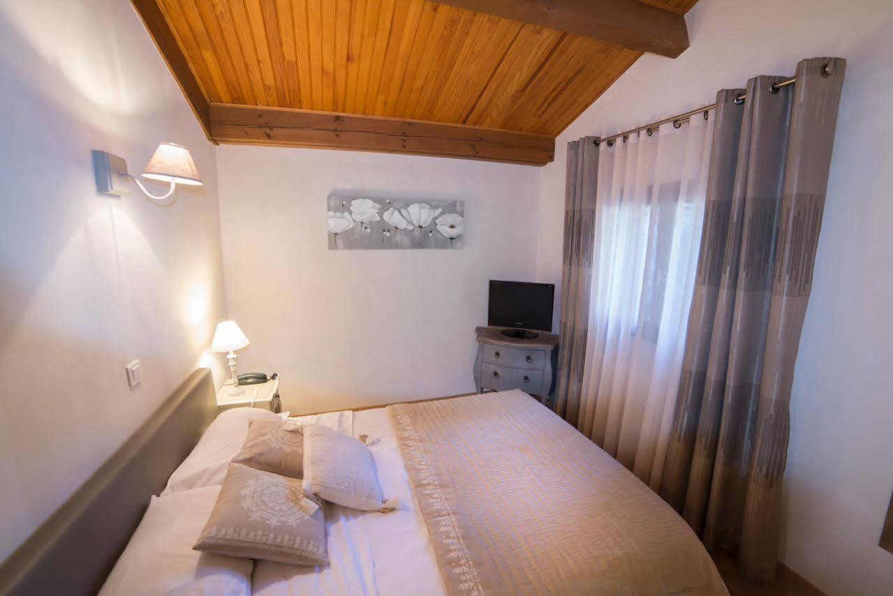 Hotel Logis Le Petit Casset La Boisse